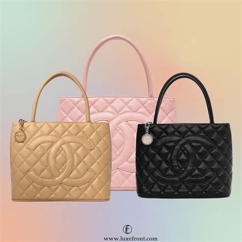 chanel medaillon